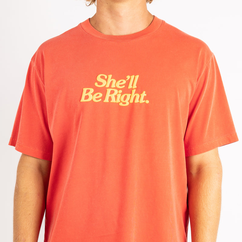 She'll Be Right Regular Tee in Red